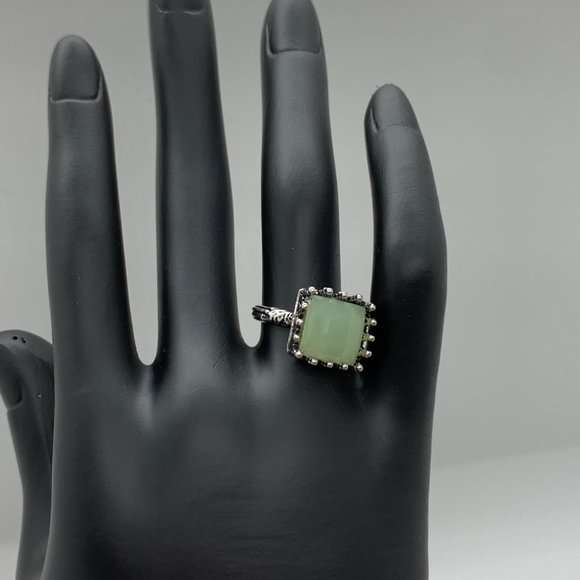 Costume Jewelry Peridot Colored Square Crown Ring - Picture 4 of 7